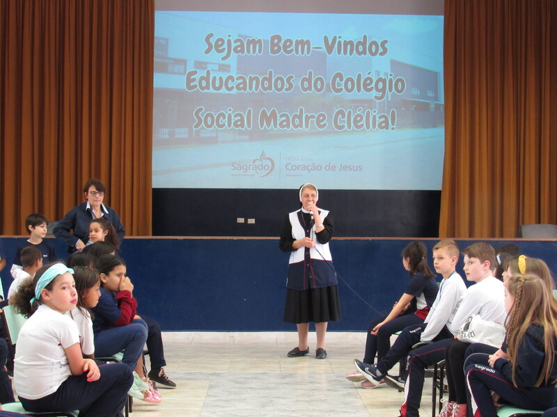 Visita das turmas de 3º ano do Colégio Social Madre Clélia